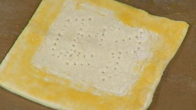 тарталетки с яблоками и голубикой