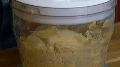 тарталетки с ягодами и взбитыми сливками