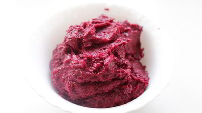 тарталетки со свекольным муссом и сельдью