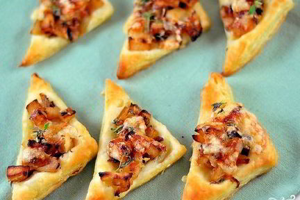 Яблочно-луковые тарталетки