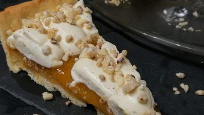 абрикосовый тарт с франжипаном и миндальным крокантом