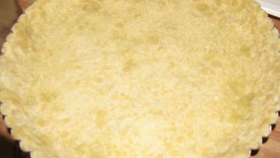 тарт 3 сыра с пореем, балыком и оливками