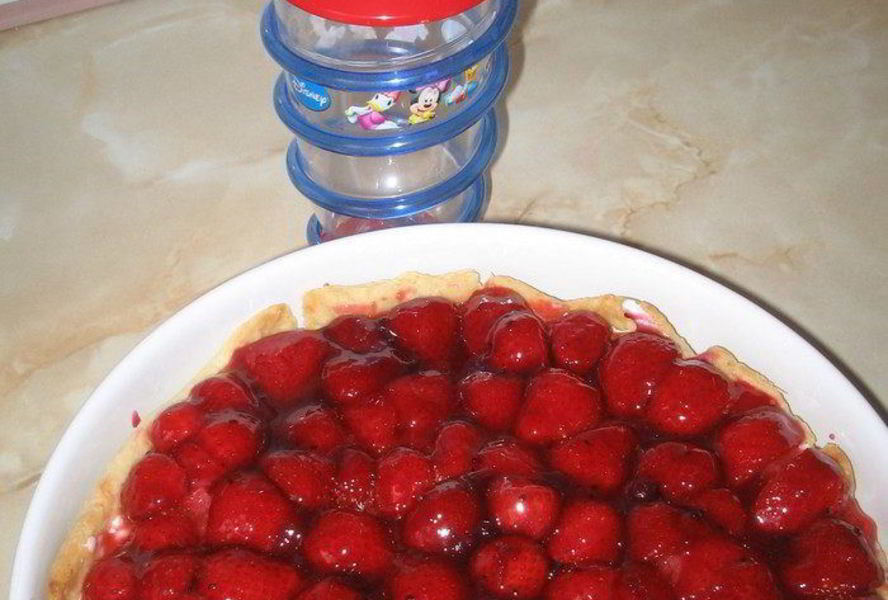 Тарт с белым шоколадом и двойной клубникой