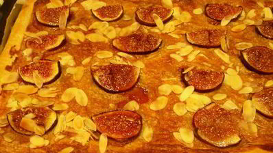 тарт с инжиром и миндалем