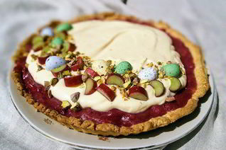 Тарт с ревенем и сливочным кремом