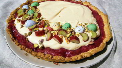 тарт с ревенем и сливочным кремом