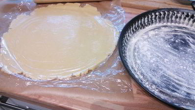 тарт с ревенем и сливочным кремом