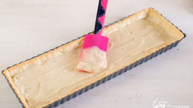 тарт с ревенем, заварным кремом и меренгой