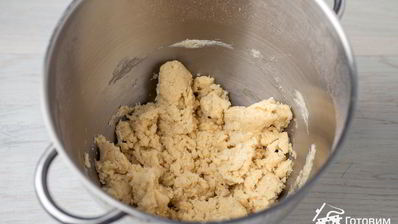 тарт с ревенем, заварным кремом и меренгой