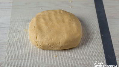 тарт с ревенем, заварным кремом и меренгой