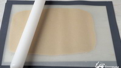 тарт с ревенем, заварным кремом и меренгой