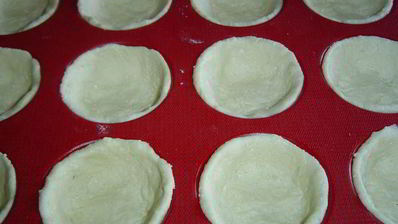 творожные заливные корзиночки с абрикосами и малиной