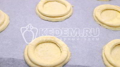 волованы с сырной начинкой и грибами