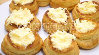 волованы с сырной начинкой и грибами