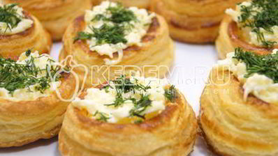 волованы с сырной начинкой и грибами