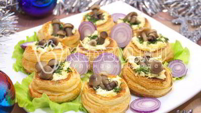 волованы с сырной начинкой и грибами