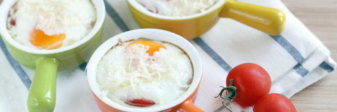 Порционная яичница с помидорами в духовке