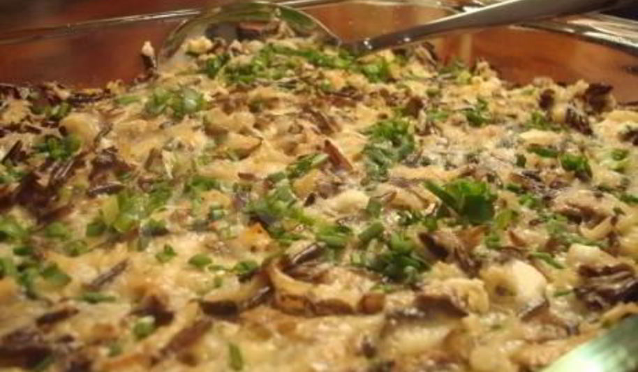 Рецепт яичницы с диким рисом и грибами