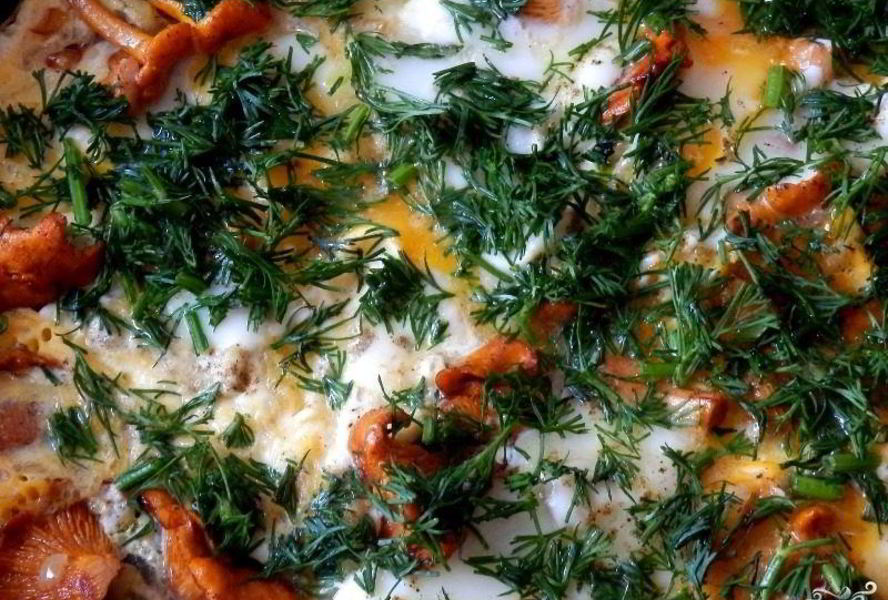 Яичница с лисичками