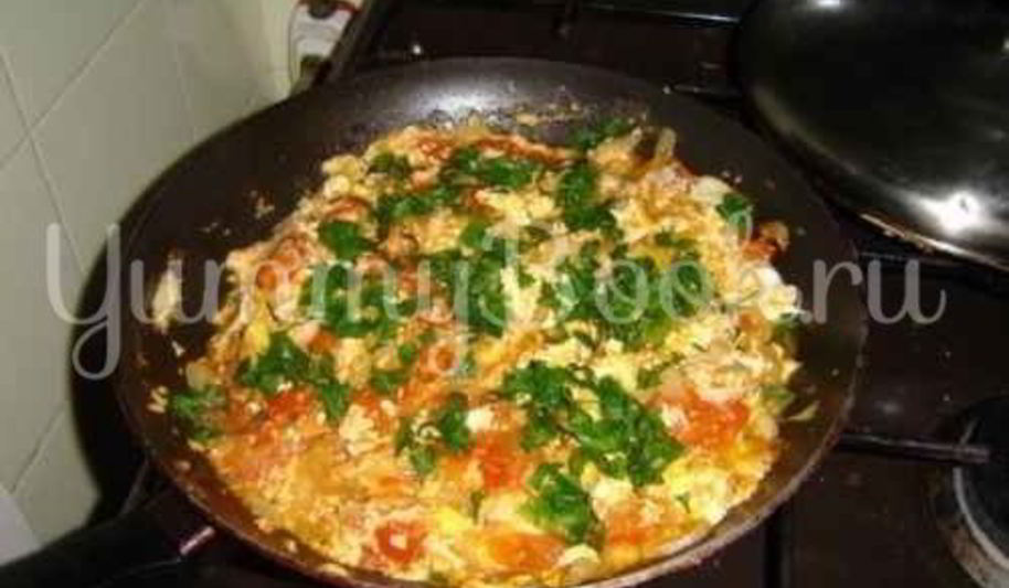 Рецепт яичницы с помидорами