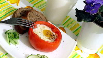 яичница в помидорах