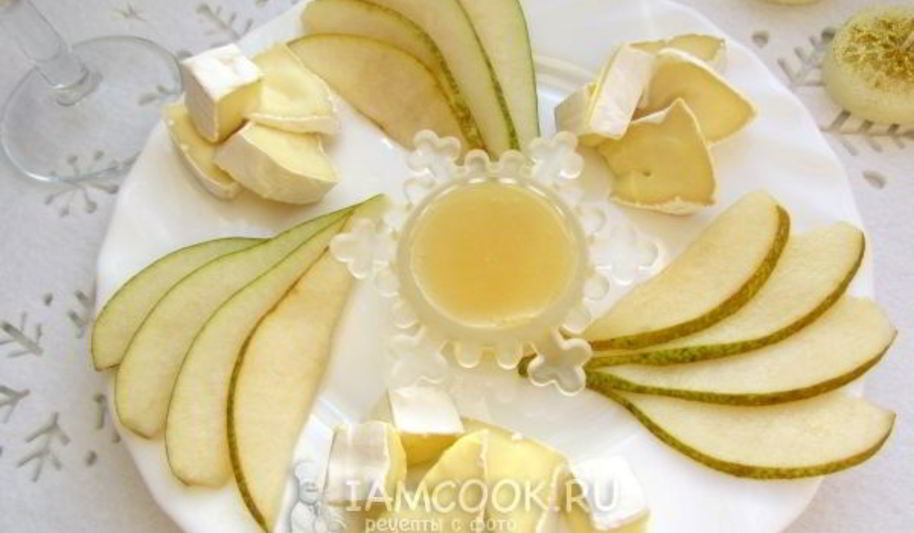 Рецепт закуски с камамбером, грушами и медом