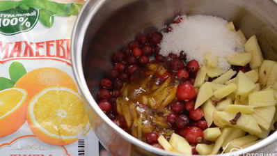 закуска с паштетом и клюквенным чатни