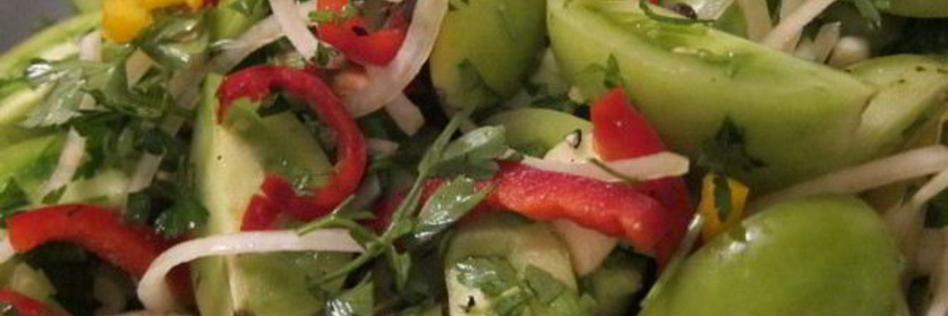 Зеленые помидоры с перцем по-корейски