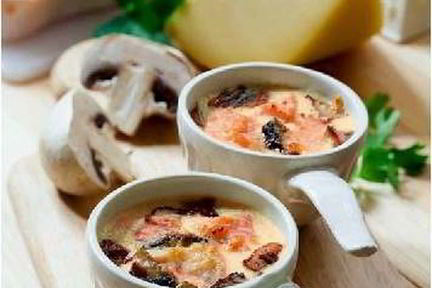 Румяный жюльен с рыбой